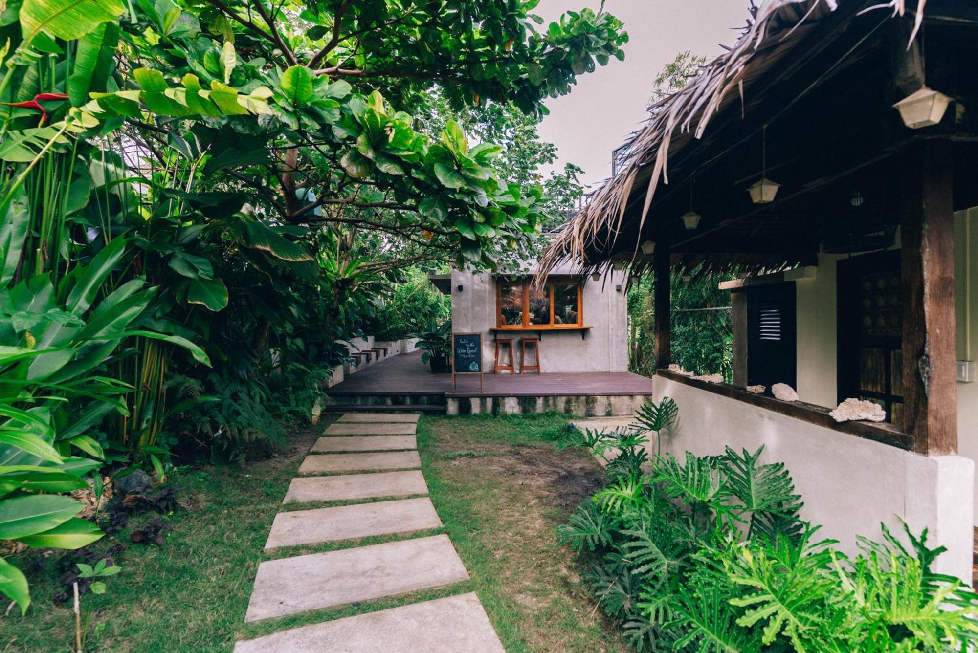 Himaya General Luna  Exterior photo